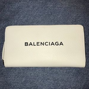 New Authentic Balenciaga Logo Wallet 2019